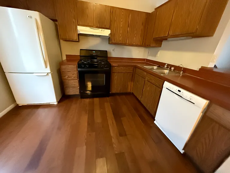 5907 Sundrops Ave — Photo 9
