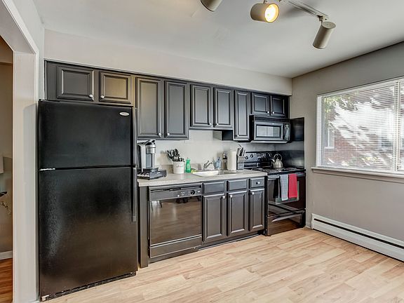 5th image of 629 W Maple Rd APT 7