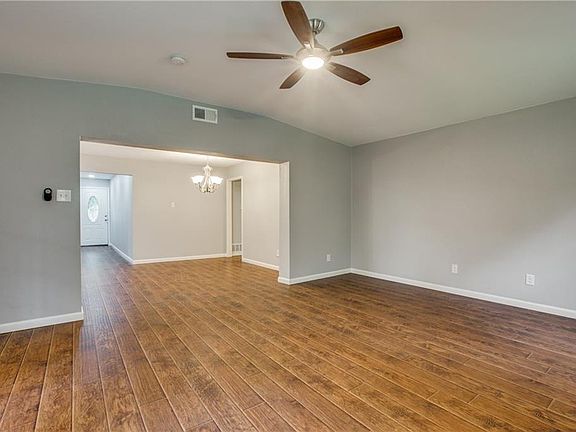 4th image of 13909 Birchlawn Dr