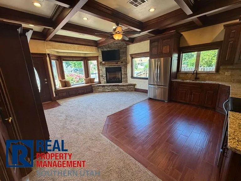 805 Larkspur Rd — Photo 5