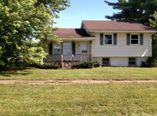 301 2nd St, Seaton, IL 61476