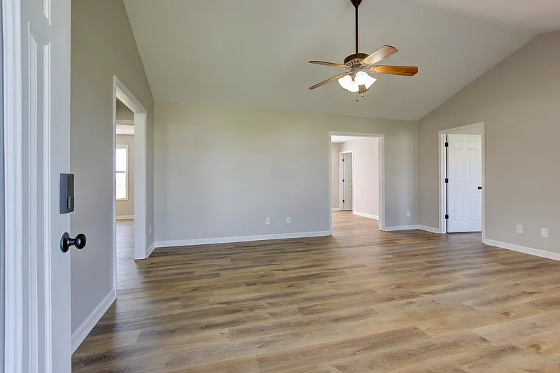 3 bed, 2.0 bath, 1328 sqft, $1,595 — Photo 2