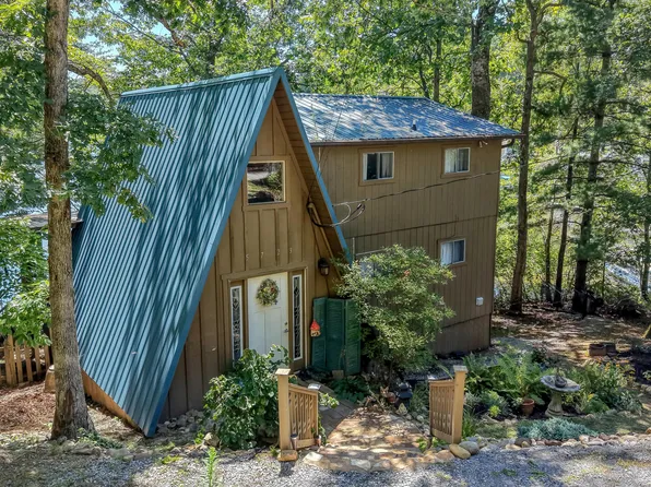 5723 Lakeshore Dr, Tallassee, TN 37878