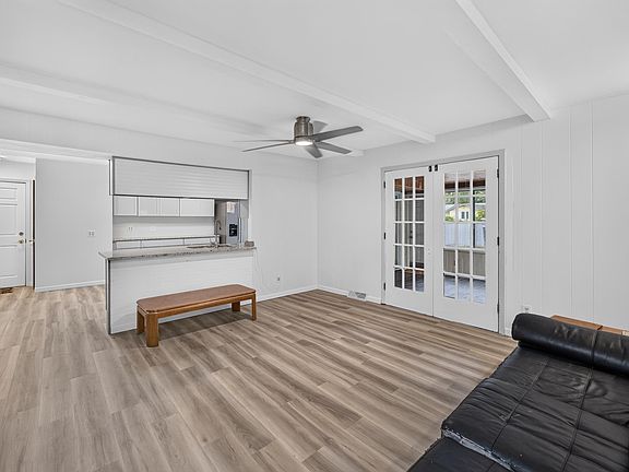 3rd image of 2122 Gilbert Rd
