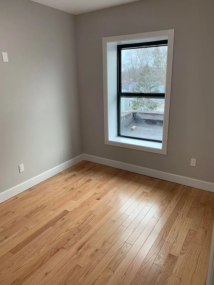 Brand New Renovated Apartments — Photo 2