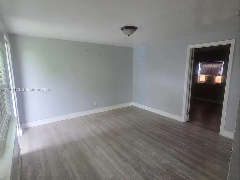 4017 SW 24th St #4 — Photo 6