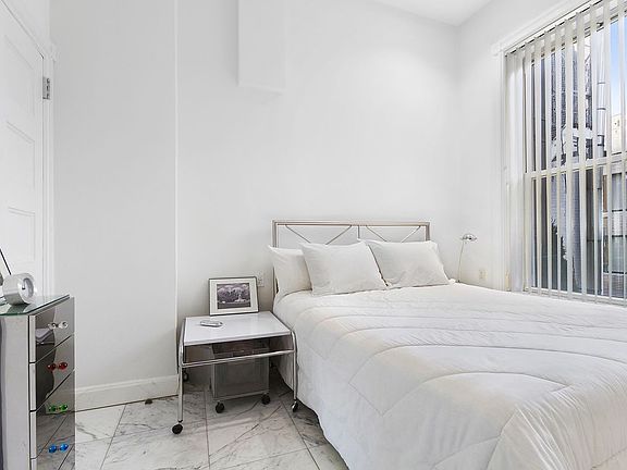 4th image of 37 E 67th St APT 5B