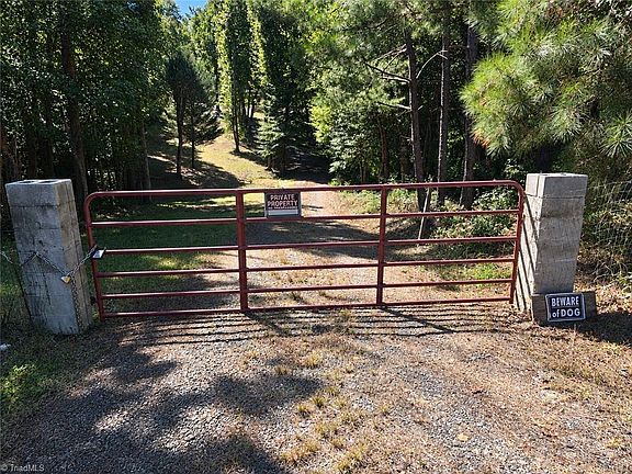 2nd image of 1419 Howard Auman Rd