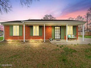 5401 Ridgecrest Rd, Louisville, KY 40218