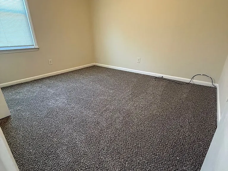 904 Verdant Dr — Photo 13