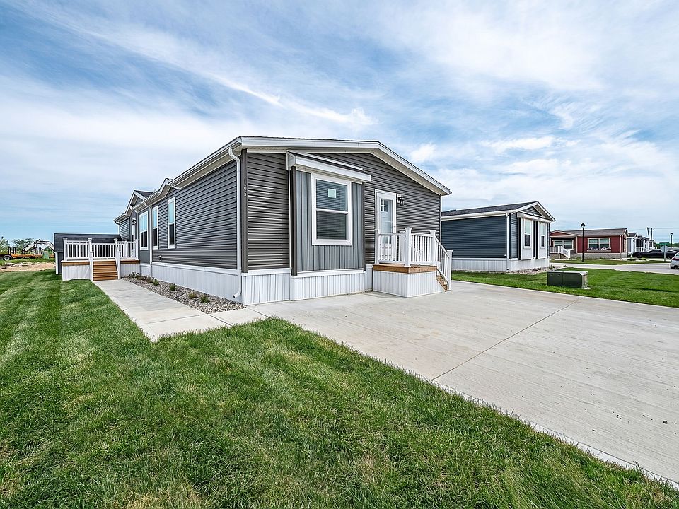 Exterior Image-0-Champion 165 Meadows of Perrysburg