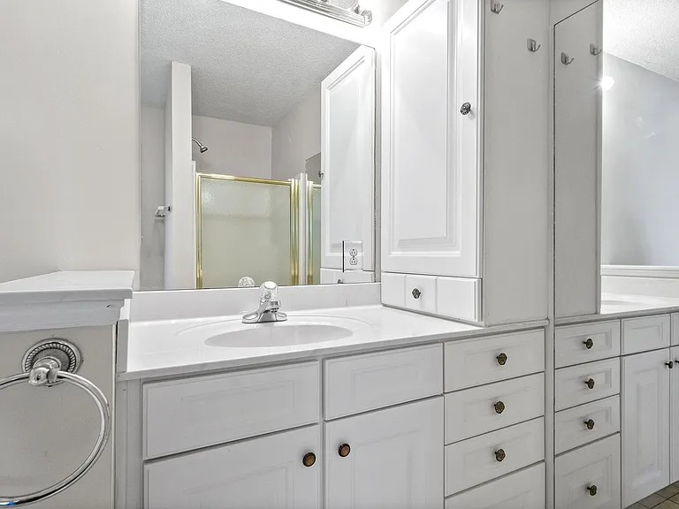 Jockey Drive-3822 — Photo 20