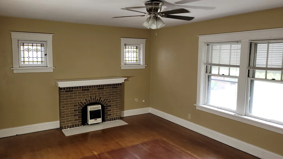 Building Photo - 3629 Wilmington Ave #2