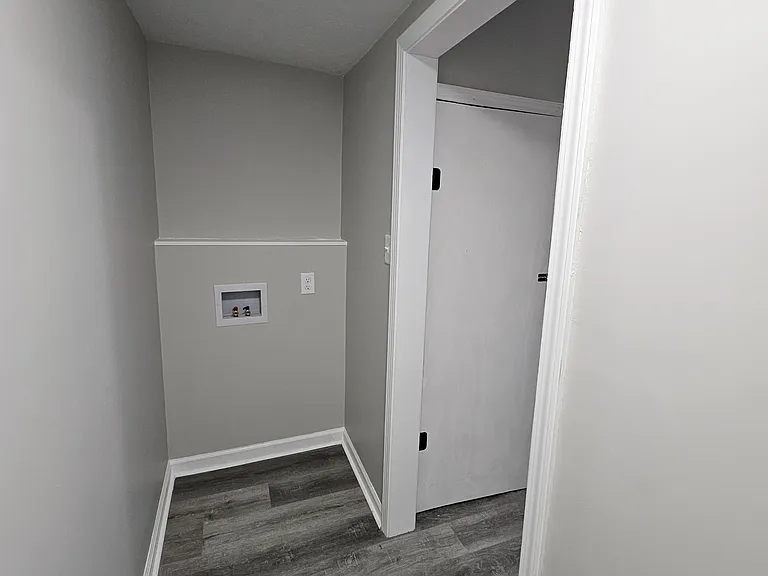 5221 Melrose Ave — Photo 21