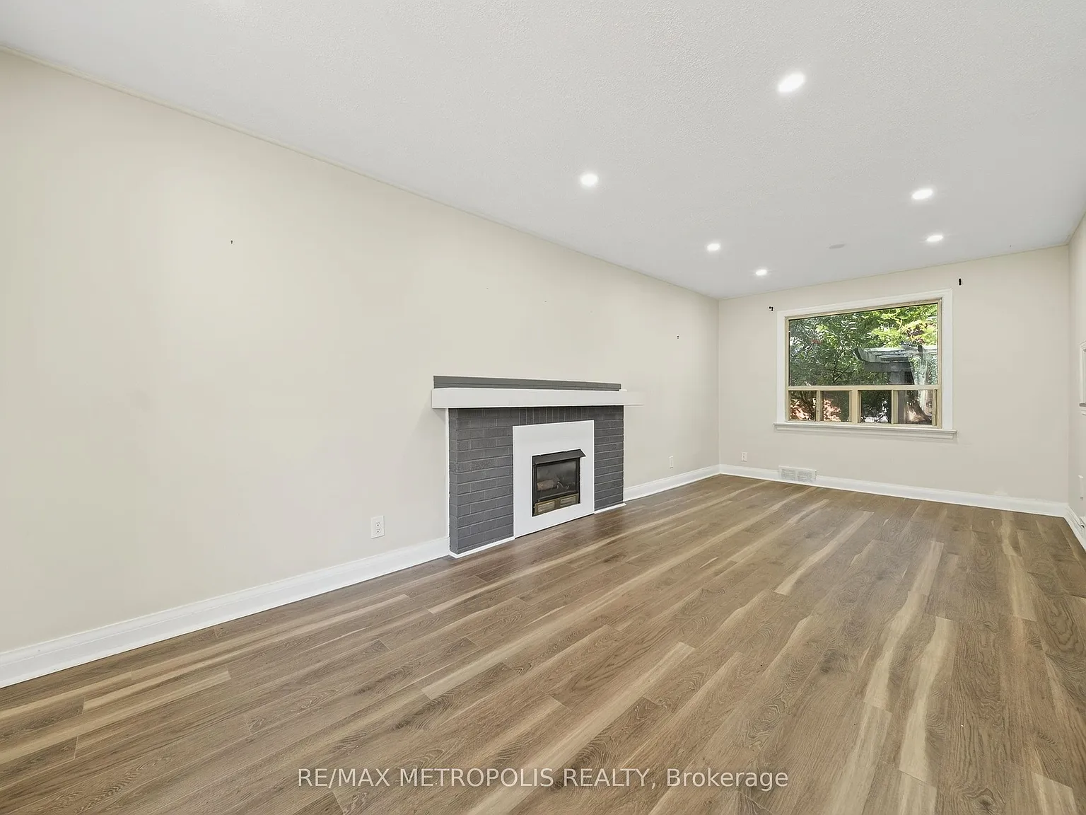3 bed, $2,400 — Photo 3