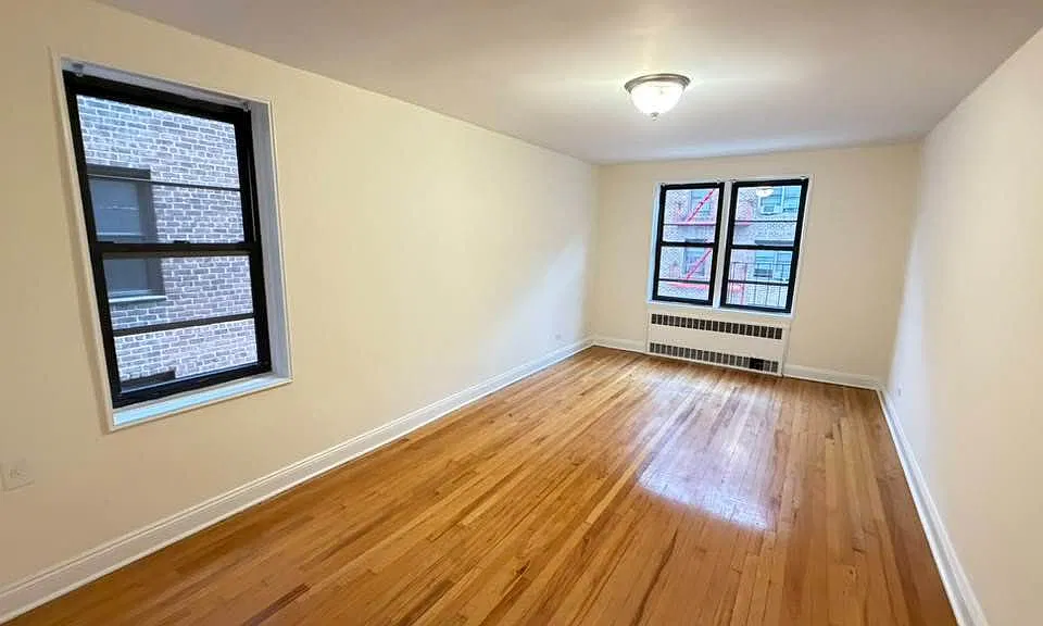 34-21 77th St #406