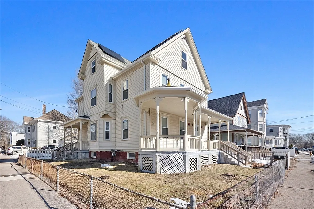 2 bed, 1.0 bath, 1000 sqft — Photo 1