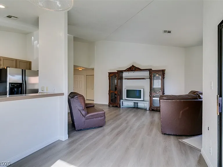 5054 S Rainbow Blvd #202 — Photo 21