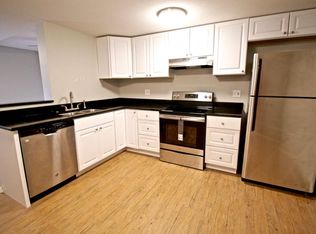 8017 Newton St APT 1B, Overland Park, KS 66204