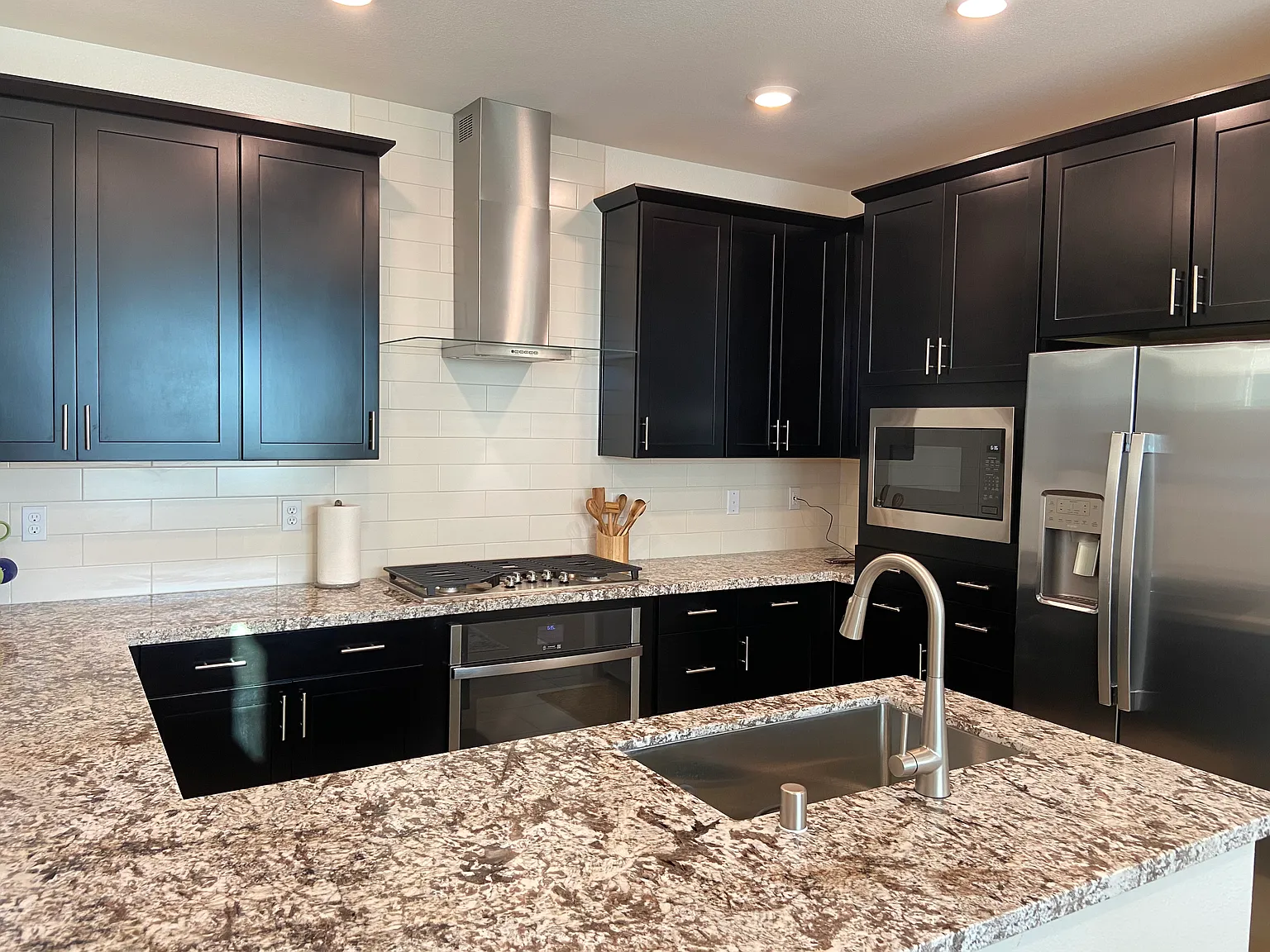 3 bed, 2.5 bath, 1632 sqft, $3,000 — Photo 3