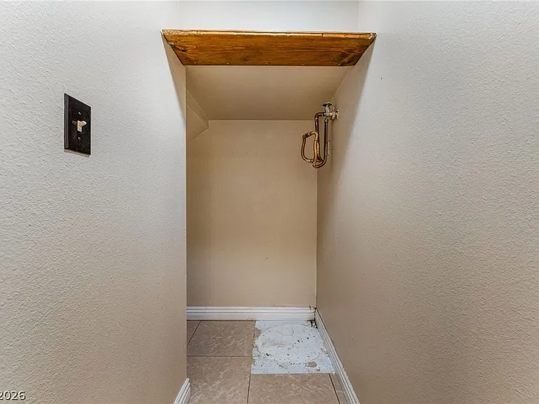 7084 Burcot Ave #J21 — Photo 25