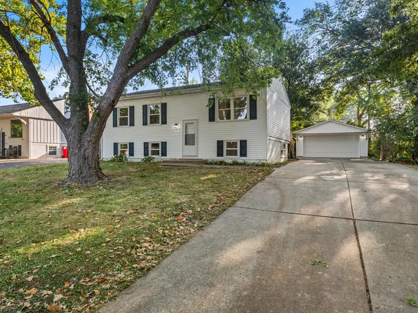 806 Scottsdale Dr, Champaign, IL 61821