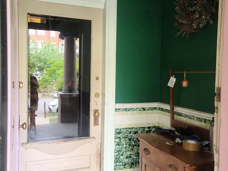 2822 Saint Paul St — Photo 17