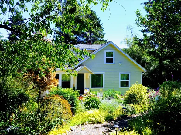 14350 Corliss Avenue N, Seattle, WA 98133