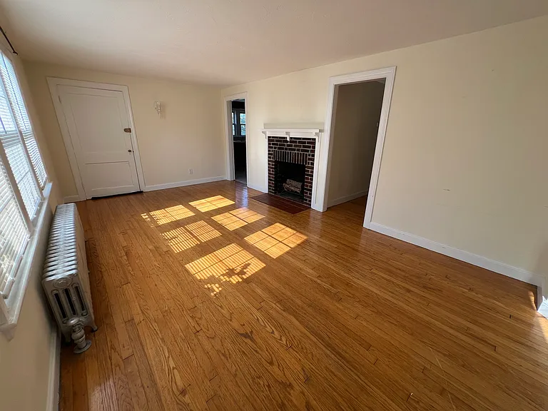 521 Burncoat St #1 — Photo 6