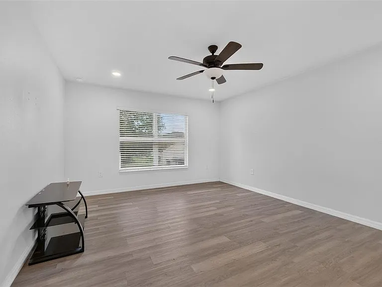 1097 Augustus Dr — Photo 25