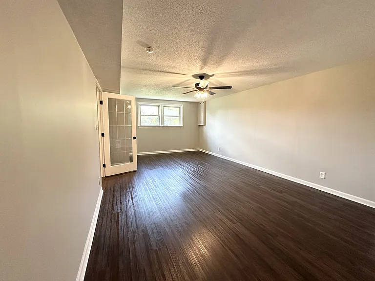 307 Bancroft Dr — Photo 16