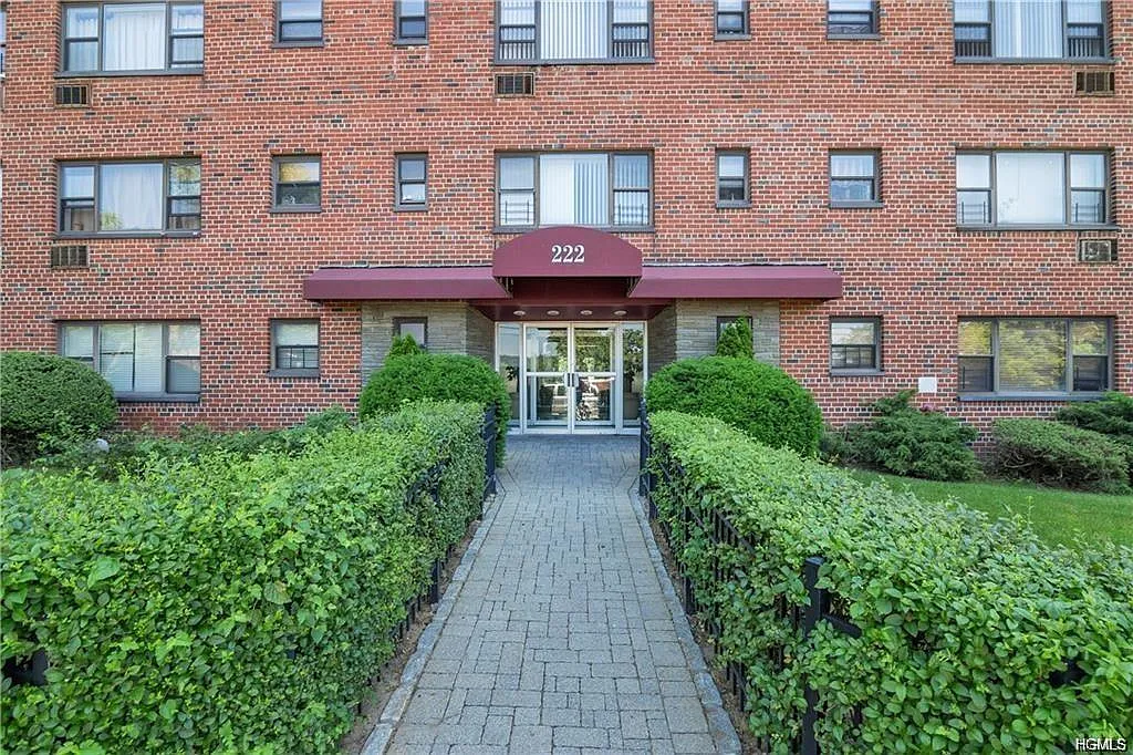 222 N Broadway APT 4C photo 1