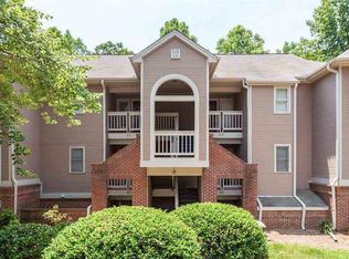 115 Abingdon Ct APT 1D, Cary, NC 27513