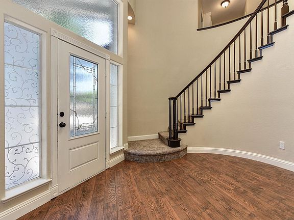 5th image of 144 Keller Cir