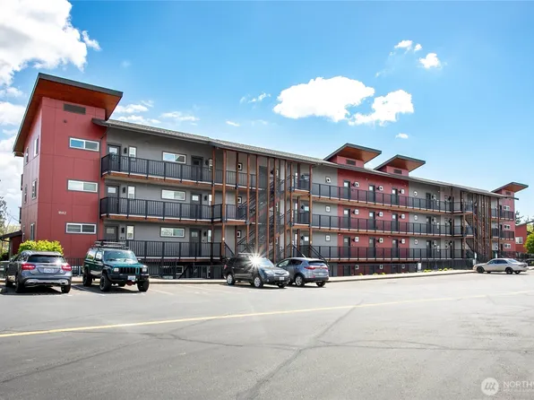 1882 Front Street #104, Lynden, WA 98264