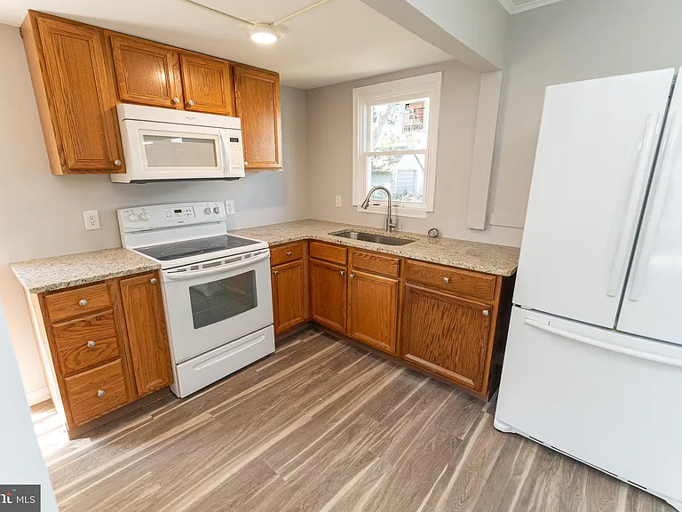 1507 Race St — Photo 18