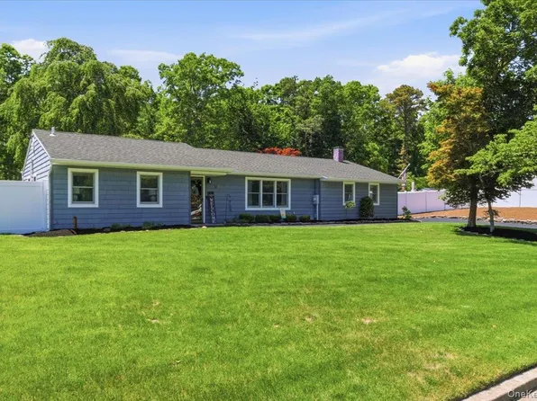 32 Henearly Drive, Miller Place, NY 11764