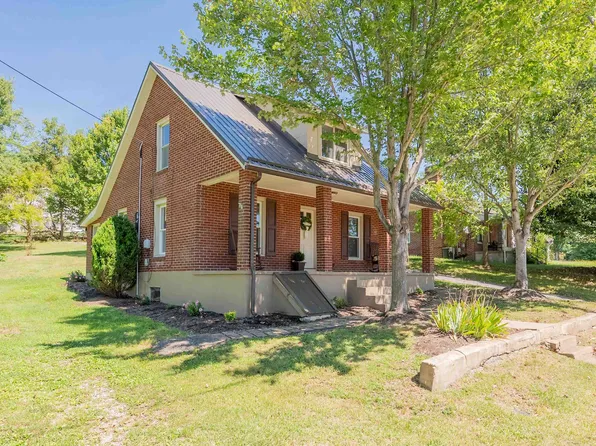 770 Montgomery St, Christiansburg, VA 24073