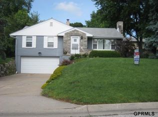 1010 Sunset Trl, Omaha, NE 68132
