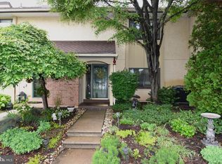 11 Pine Woods Ct, Reading, PA 19607