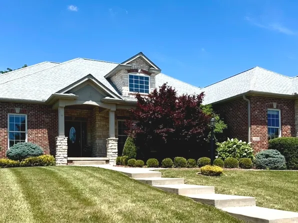 1304 Woodberry Dr, Mahomet, IL 61853