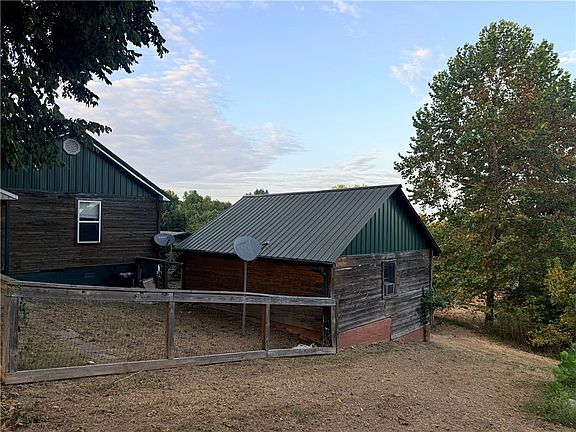 3rd image of 323 3rd St