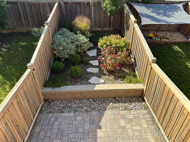69 Edenrock Dr — Photo 14
