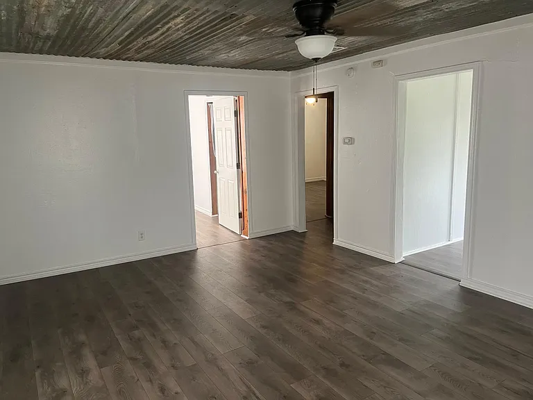 776 N Graham St — Photo 9