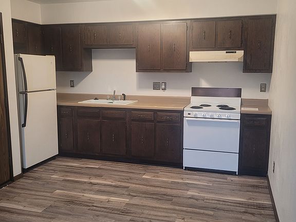 2nd image of 2324 W 4th St APT 4