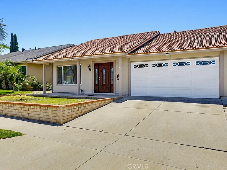 243 N Pageant St — Photo 4