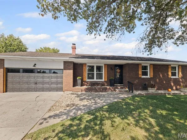132 Sundown Dr, Wood River, IL 62095