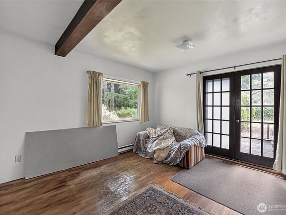 5th image of 3424 26th Avenue NE