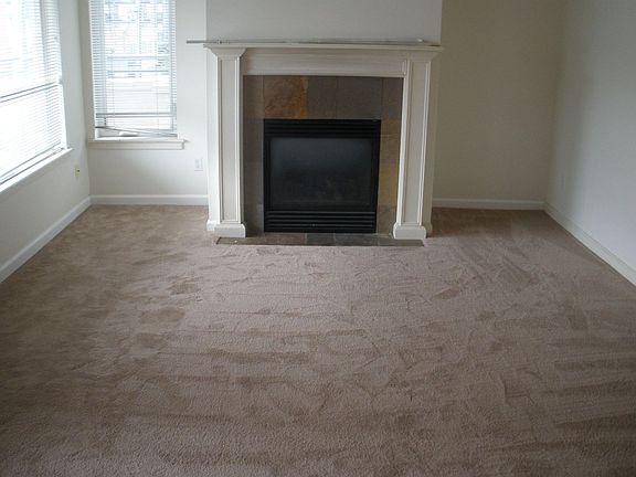 4th image of 528 3rd Ave W #Y17-204