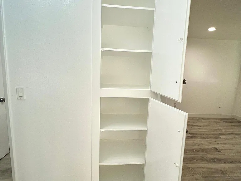 2601 W Orion Ave — Photo 23